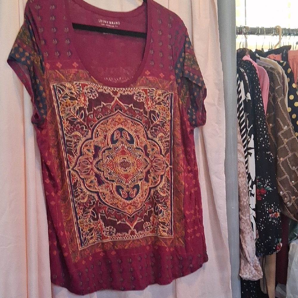 Lucky Brand Burgundy and Gold Patterned Tee